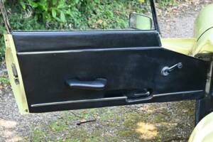 Image 32/39 of Jaguar E-Type (2+2) (1970)