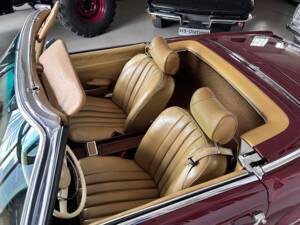 Image 13/40 de Mercedes-Benz 280 SL (1968)