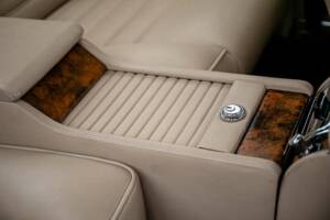 Image 38/50 of Bentley Continental R (1996)