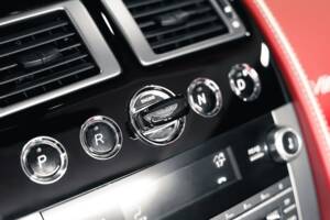 Image 35/38 of Aston Martin Virage (2012)