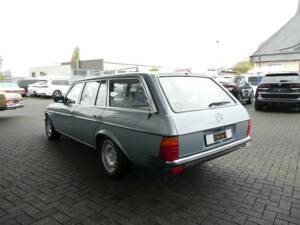 Image 6/21 of Mercedes-Benz 280 TE (1984)