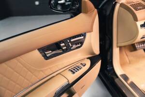 Image 37/40 of Mercedes-Benz CL 65 AMG (2008)