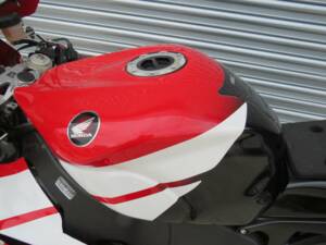 Afbeelding 18/47 van Honda CBR 1000 RR Fireblade (2010)