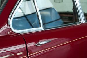 Bild 32/50 von Jaguar XJ 6 L 4.2 (1974)