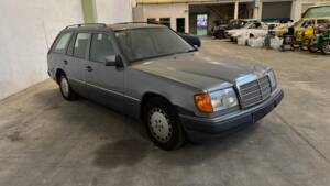 Bild 8/81 von Mercedes-Benz 250 TD (1992)