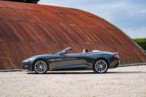 Immagine 6/35 di Aston Martin Vanquish (2017)