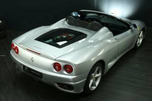 Immagine 6/50 di Ferrari 360 Spider (2003)