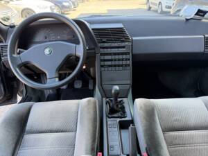 Image 13/20 de Alfa Romeo 164 2.0 (1991)