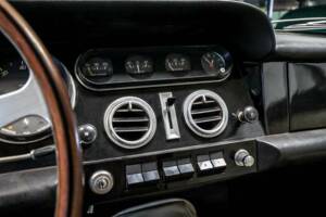 Bild 26/30 von Ferrari 330 GT 2+2 (1964)