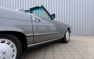 Image 89/96 of Mercedes-Benz 560 SL (1987)