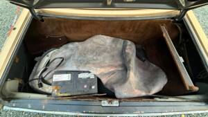 Image 9/10 de Mercedes-Benz 380 SL (1983)