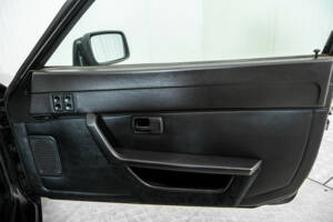 Immagine 37/50 di Porsche 924 S (1986)
