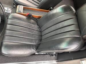 Image 24/36 of Mercedes-Benz 280 SL (1968)