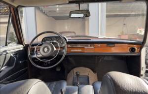 Immagine 5/27 di Mercedes-Benz 280 SE (1971)