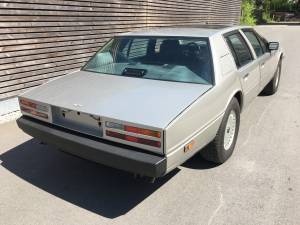 Image 5/28 of Aston Martin Lagonda (1986)