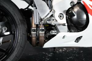 Image 38/42 de Honda RVF 750 (1994)