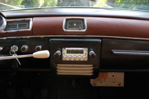 Image 29/50 of Mercedes-Benz 219 (1959)