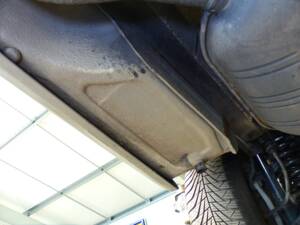 Afbeelding 52/63 van Mercedes-Benz 230 CE (1988)