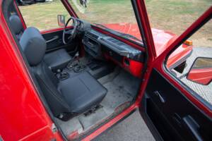Immagine 13/42 di Mercedes-Benz 240 GD (SWB) (1979)