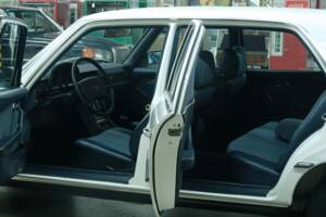 Image 17/50 de Mercedes-Benz 280 SEL (1978)