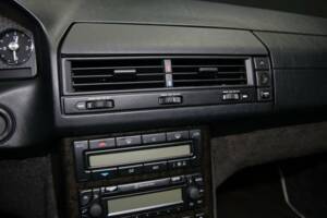 Image 28/49 of Mercedes-Benz SL 500 (2000)