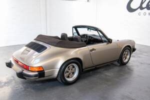 Image 18/36 of Porsche 911 Carrera 3.2 (1984)