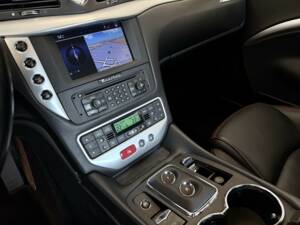 Bild 23/25 von Maserati GranTurismo S (2008)
