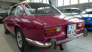 Bild 27/36 von Alfa Romeo 2000 GT Veloce (1975)