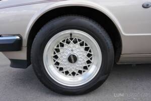 Image 18/61 de Jaguar Sovereign 3.6 (1987)