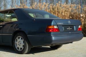 Image 10/50 of Mercedes-Benz 200 CE (1992)
