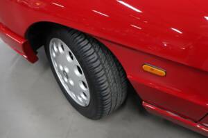 Immagine 26/28 di Alfa Romeo 2.0 Spider (1990)