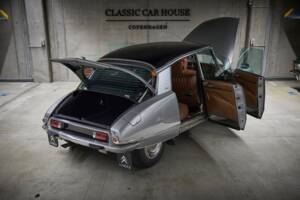 Image 7/92 of Citroën DS 23 Pallas (1975)