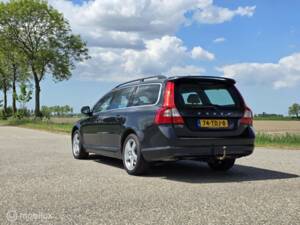 Image 6/44 of Volvo V 70 2.0 T5 (2012)