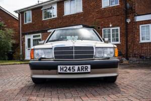 Image 8/50 of Mercedes-Benz 190 E 2.5-16 (1991)