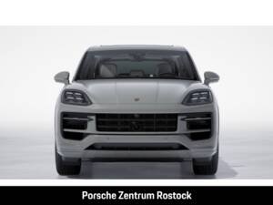 Image 8/10 of Porsche Cayenne E-Hybrid (2023)
