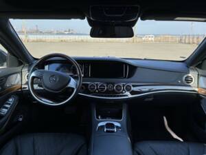 Bild 15/43 von Mercedes-Benz Maybach S 500 (2015)