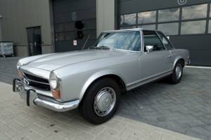 Image 2/36 of Mercedes-Benz 280 SL (1970)