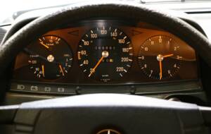 Bild 16/25 von Mercedes-Benz 280 E (1977)