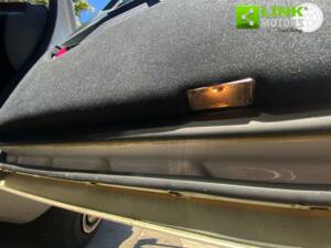 Bild 43/48 von Mercedes-Benz 200 E (1991)