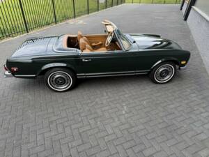 Image 16/50 de Mercedes-Benz 280 SL (1969)