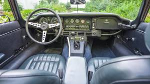 Image 17/43 de Jaguar Type E V12 (1973)