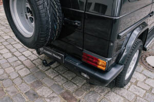 Bild 62/75 von Mercedes-Benz 300 GE (lang) (1990)