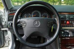 Afbeelding 48/50 van Mercedes-Benz E 430 (2000)