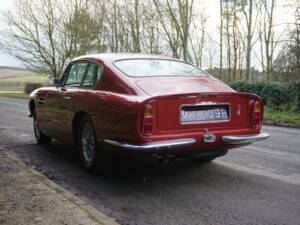 Afbeelding 4/18 van Aston Martin DB 6 Vantage (1969)