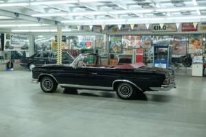 Image 6/50 of Mercedes-Benz 220 SE b (1963)