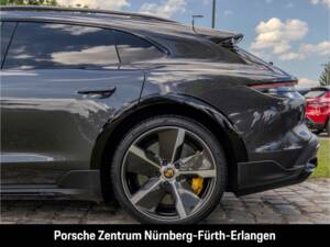 Obraz 13/49 pojazdu Porsche Taycan Turbo S Cross Turismo (2021)
