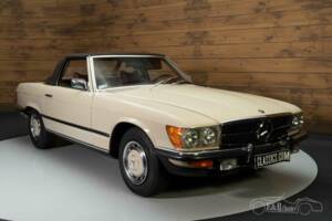 Image 17/19 of Mercedes-Benz 350 SL (1972)