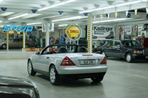 Immagine 43/50 di Mercedes-Benz SLK 230 Kompressor (1996)