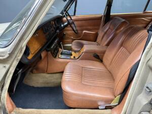 Bild 18/50 von Jaguar XJ 6 4.2 (1972)