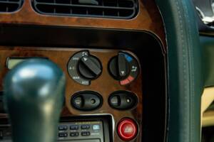 Bild 22/43 von Aston Martin DB 7 (1998)